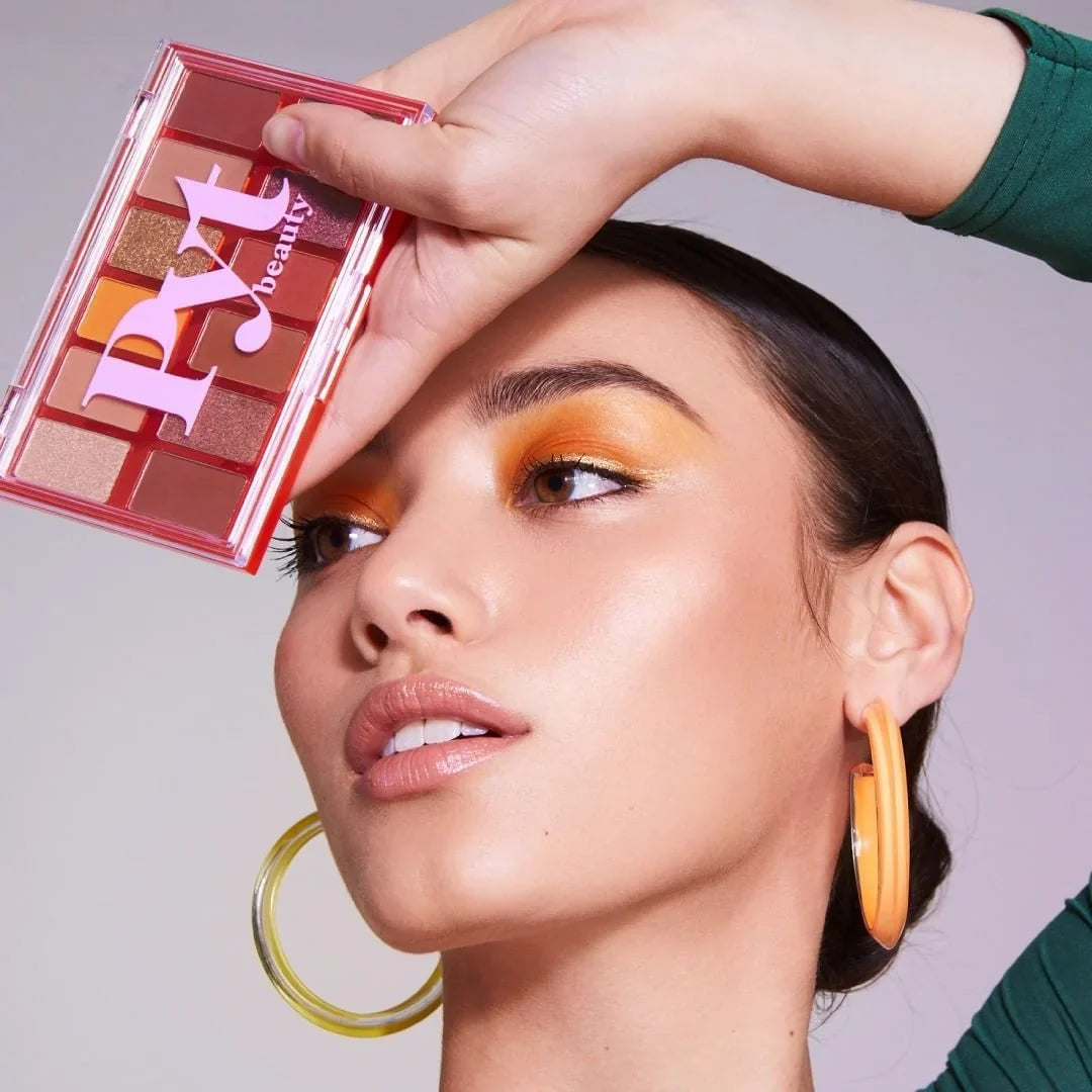 MAKEUP ESSENTIALS